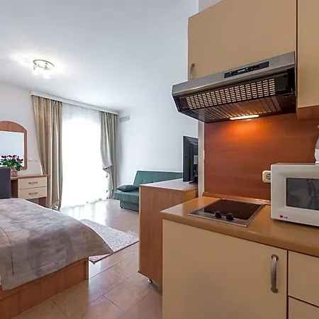 מלון Lanterna 4*